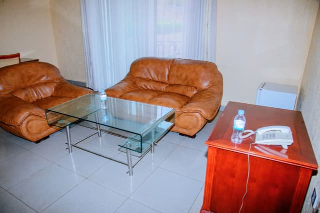 Deluxe Room 6